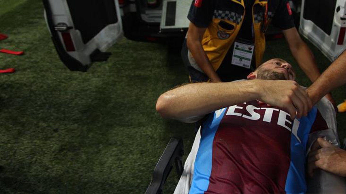 Trabzonspor\'un yıldızı Edin Visca\'nın kaç ay sahalardan uzak kalacağı belli oldu