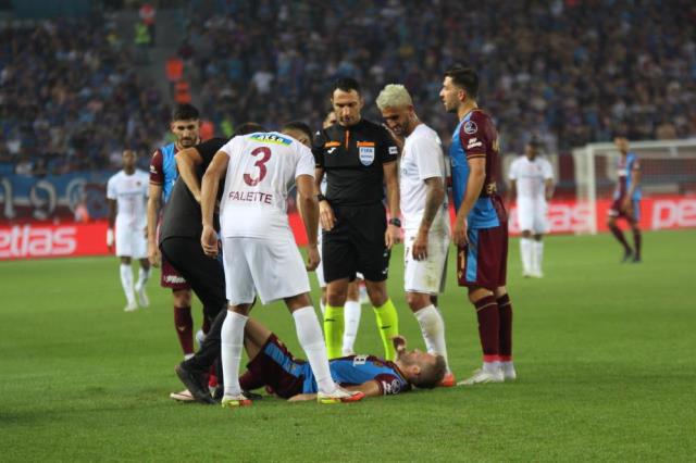 Kolu kırılan Trabzonsporlu Edin Visca, 2.5-3 ay sahalardan uzak kalacak Kolu kırılan Trabzonsporlu Edin Visca, 2.5-3 ay sahalardan uzak kalacak