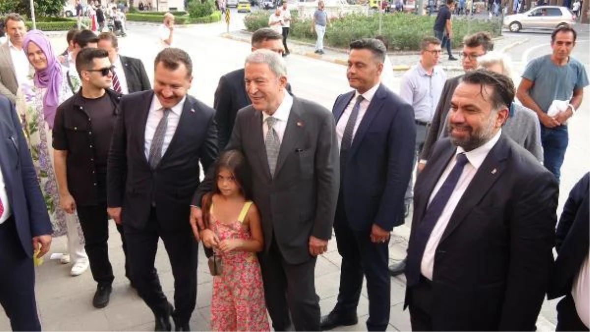 Milli Savunma Bakanı Akar, Balıkesir\'de (2)