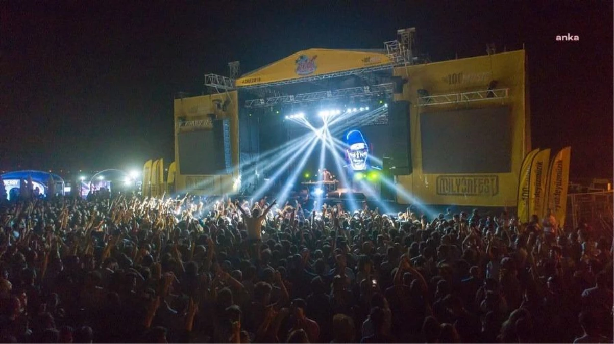 Müzik Meslek Birliklerinden, "Zeytinli Rock Festivali" Açıklaması: "Burhaniye Kaymakamlıgˆı\'na Sesleniyoruz.