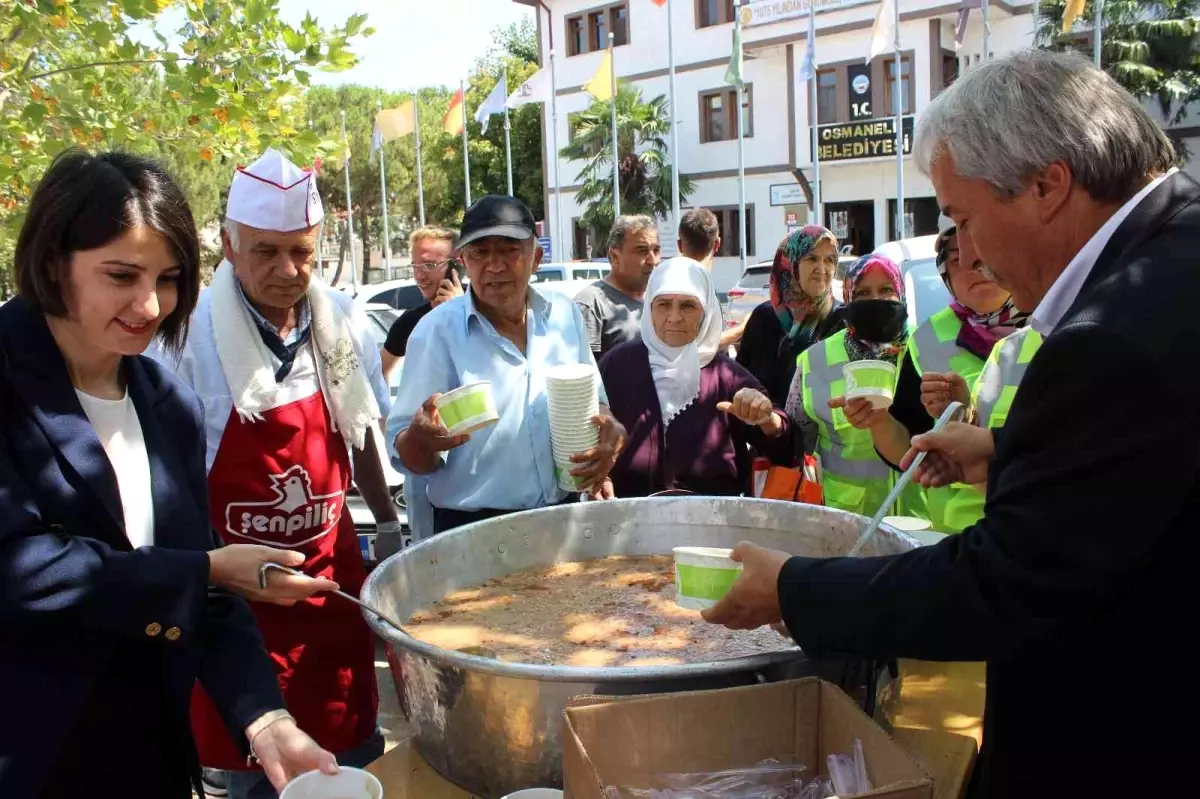 Osmaneli\'nde 3 bin kişiye aşure dağıtıldı