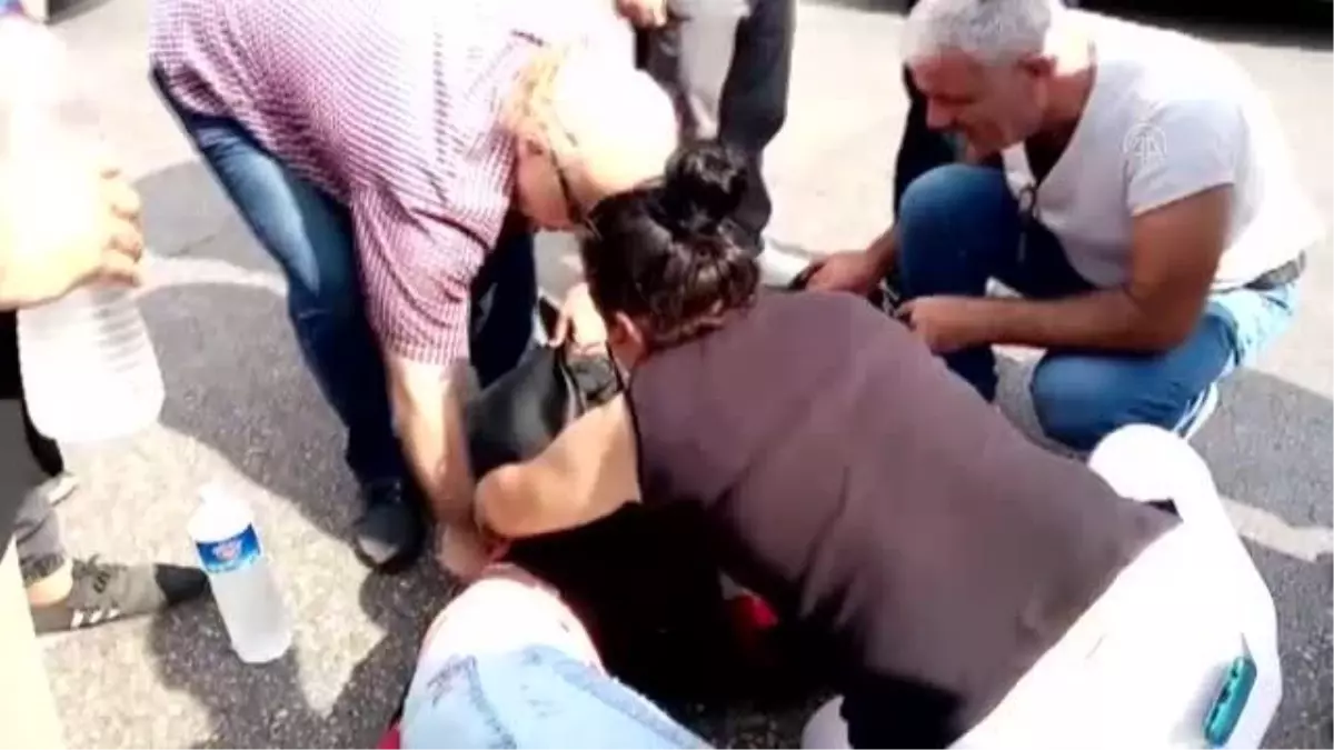 Adana'da otomobille çarpışan motosikletin sürücüsü yaralandı