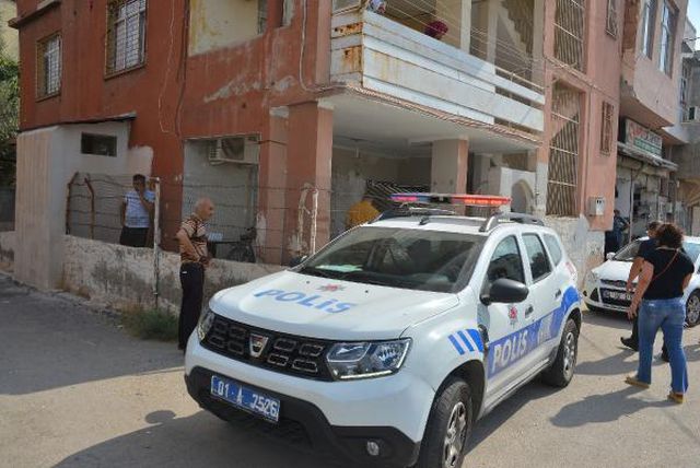 Son dakika gündem: Polisin ihbarla gittiği evde anne ölü, oğlu ağır yaralı bulundu Son dakika gündem: Polisin ihbarla gittiği evde anne ölü, oğlu ağır yaralı bulundu