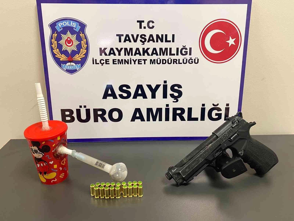 Tavşanlı\'da uyuşturucu kullanmak amacıyla toplanan 4 kişi gözaltına alındı