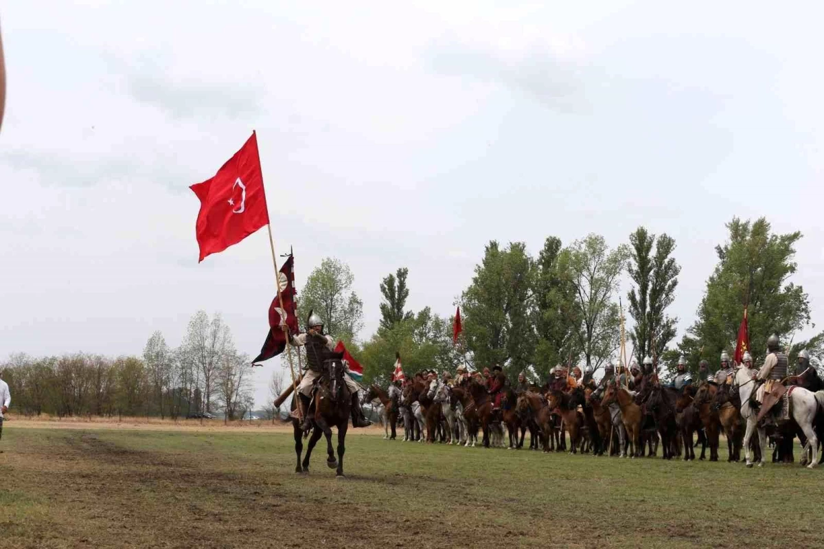 Türk soyları Macaristan\'daki Büyük Kurultay\'da toplandı