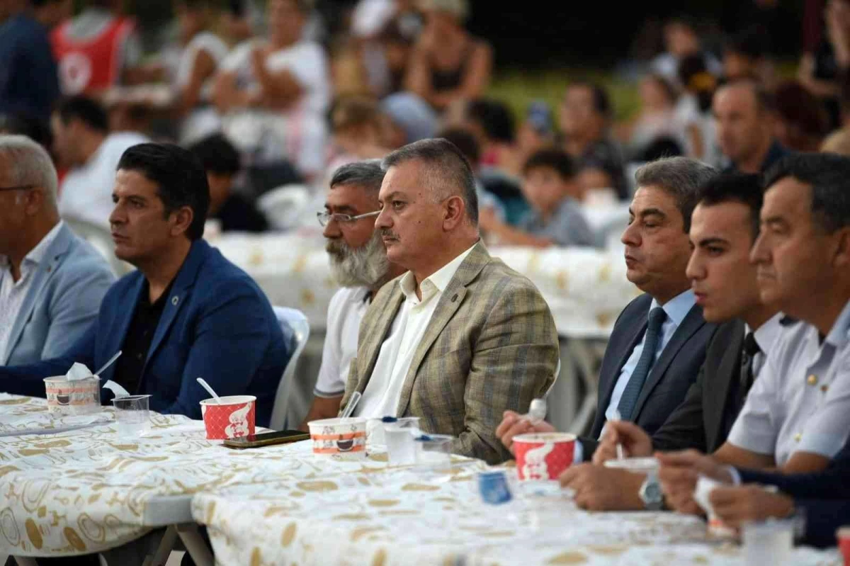 Antalya Valisi Yazıcı, aşure etkinliğine katıldı