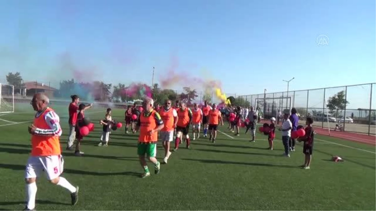 Ahlat\'ta "2. Şöhretler Karması Futbol Turnuvası" düzenlendi