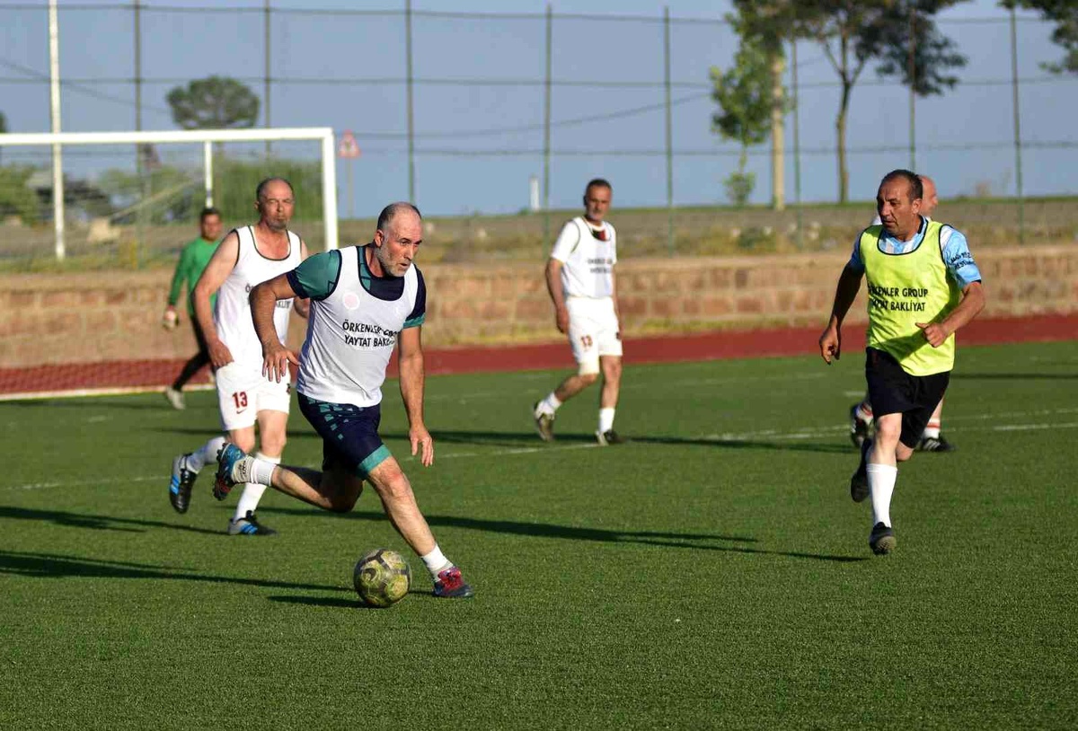 Ahlat\'ta \'Şöhretler Karması Futbol Turnuvası\' düzenlendi