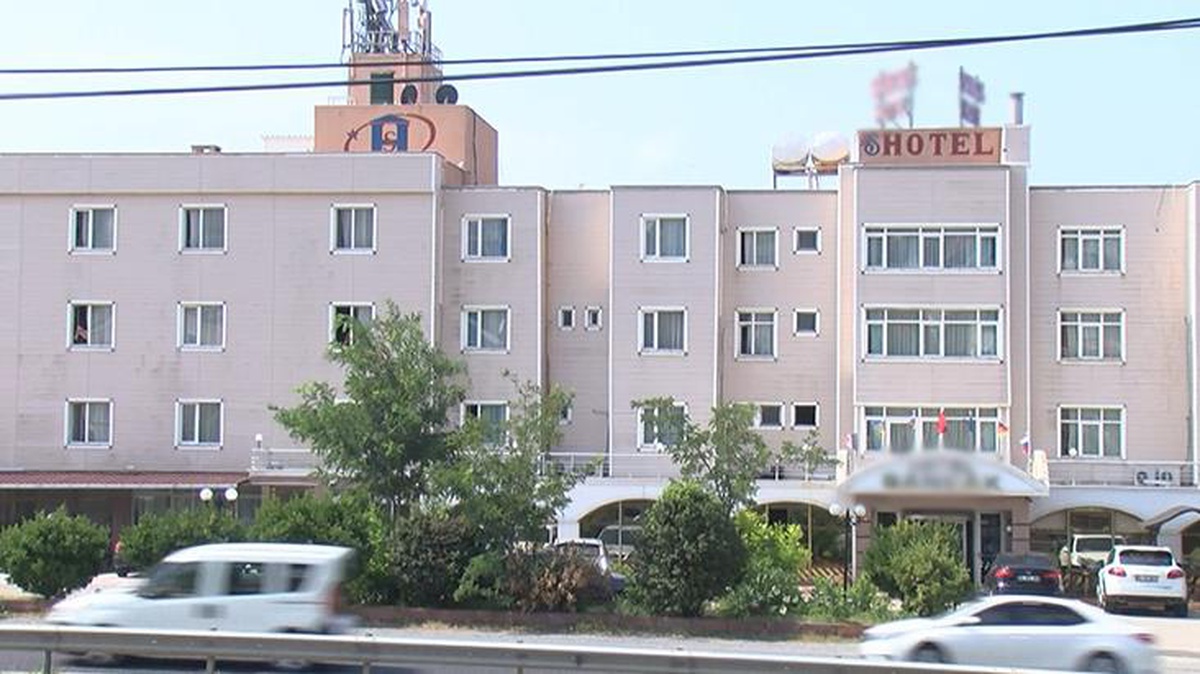 İstanbul\'da iş insanı cinayete mi kurban gitti? Çocukları, otel odasında cesedini buldu