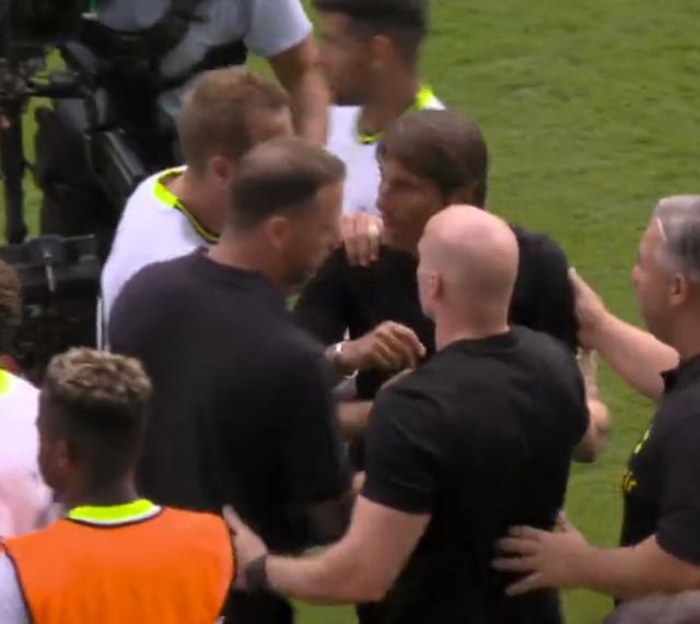 Dev derbide inanılmaz görüntüler! Dünya, Conte ile Tuchel arasındaki kavgayı konuşuyor Dev derbide inanılmaz görüntüler! Dünya, Conte ile Tuchel arasındaki kavgayı konuşuyor