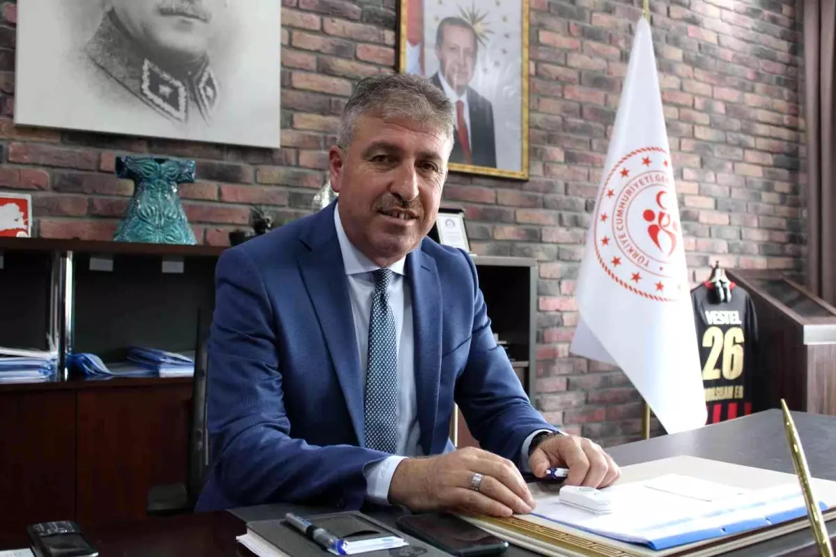 Eskişehir haberi: Eskişehir Gençlik ve Spor İl Müdürü Er: "Gençleri evlerinde hissettirecek merkezler tesis ediyoruz"