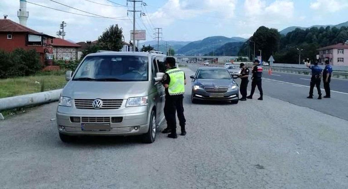 Jandarma ekiplerinden trafik denetimi