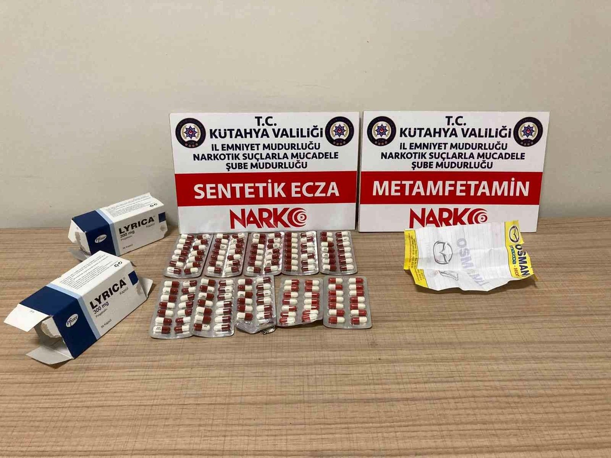 Kütahya\'da 3 kişinin bulunduğu araçta uyuşturucu ele geçirildi