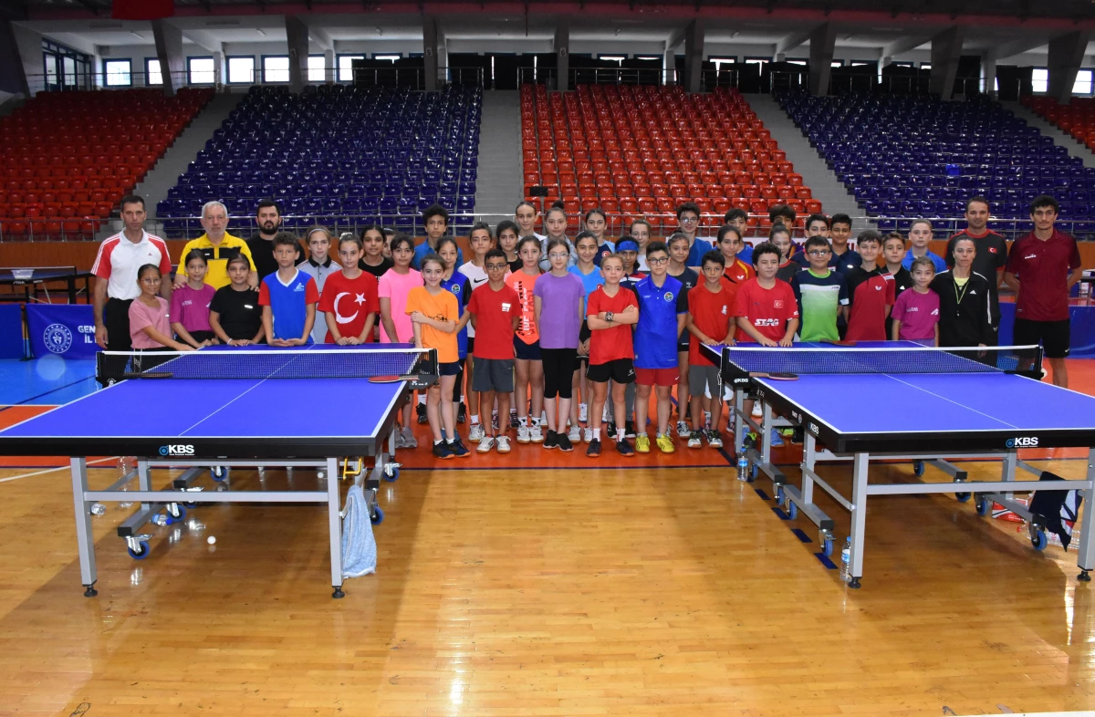 Masa tenisinin küçük sporcuları Ordu\'da geleceğe hazırlanıyor