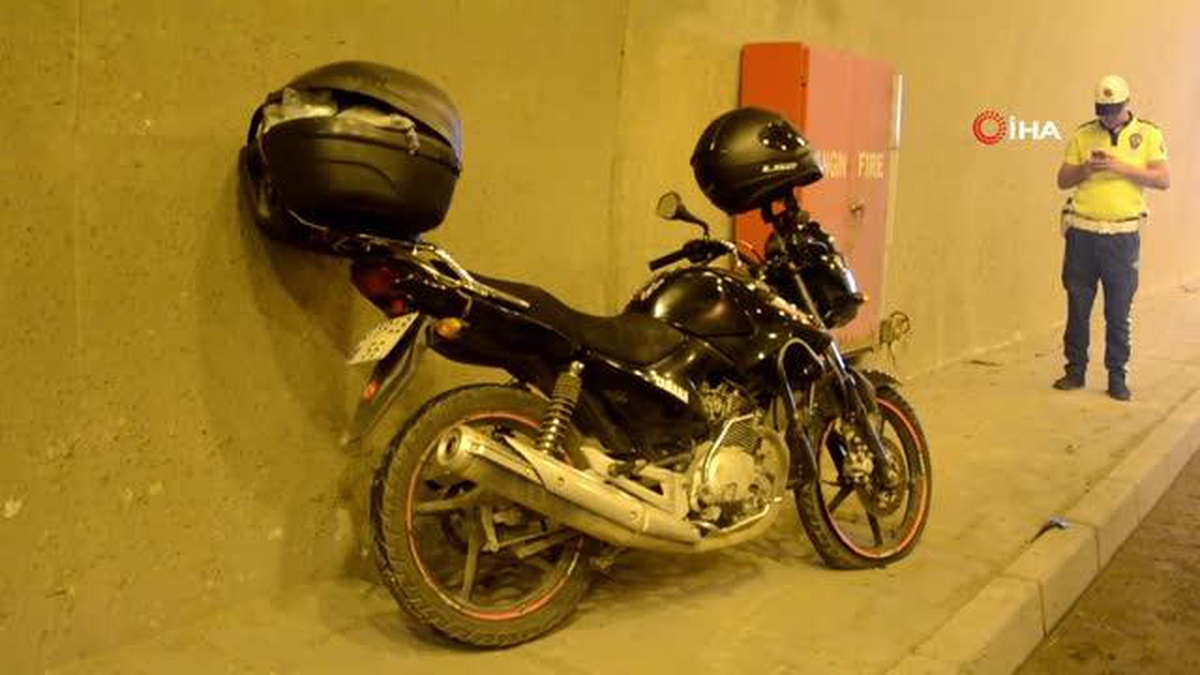 Ön lastiği patlayan motosikletin sürücüsü kazada yaralandı