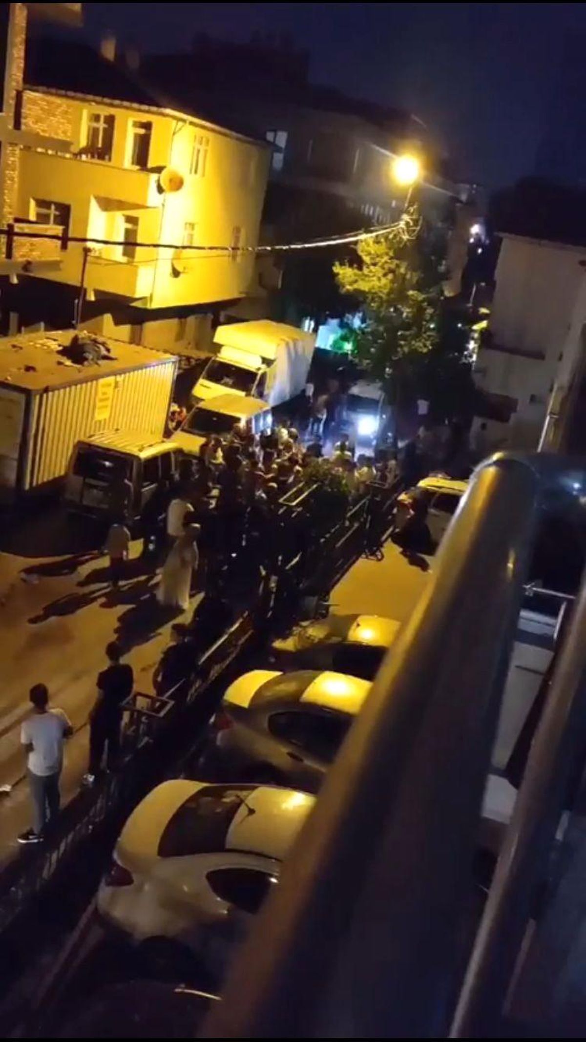 Sancaktepe\'de sünnet düğünde tekmeler yumruklar havada uçuştu