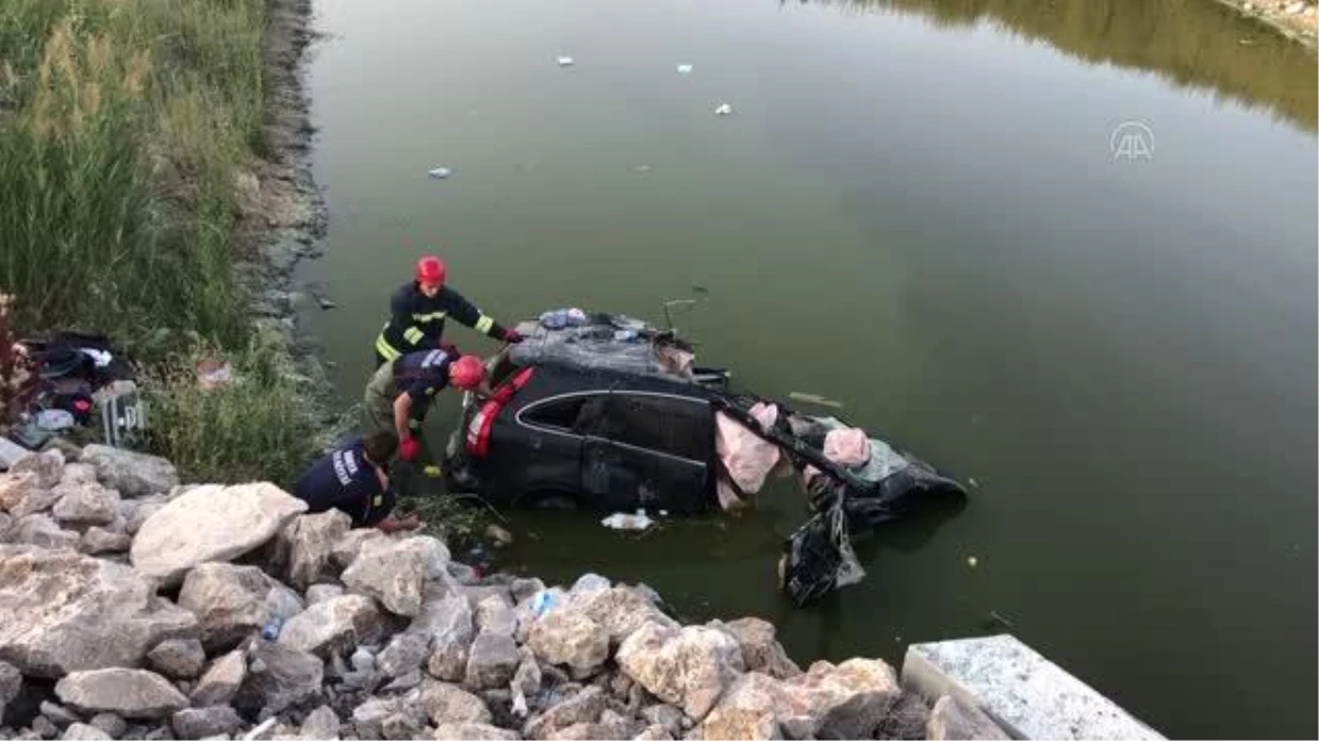 Konya\'da sulama kanalına düşen otomobildeki 1 kişi öldü, 3 kişi yaralandı