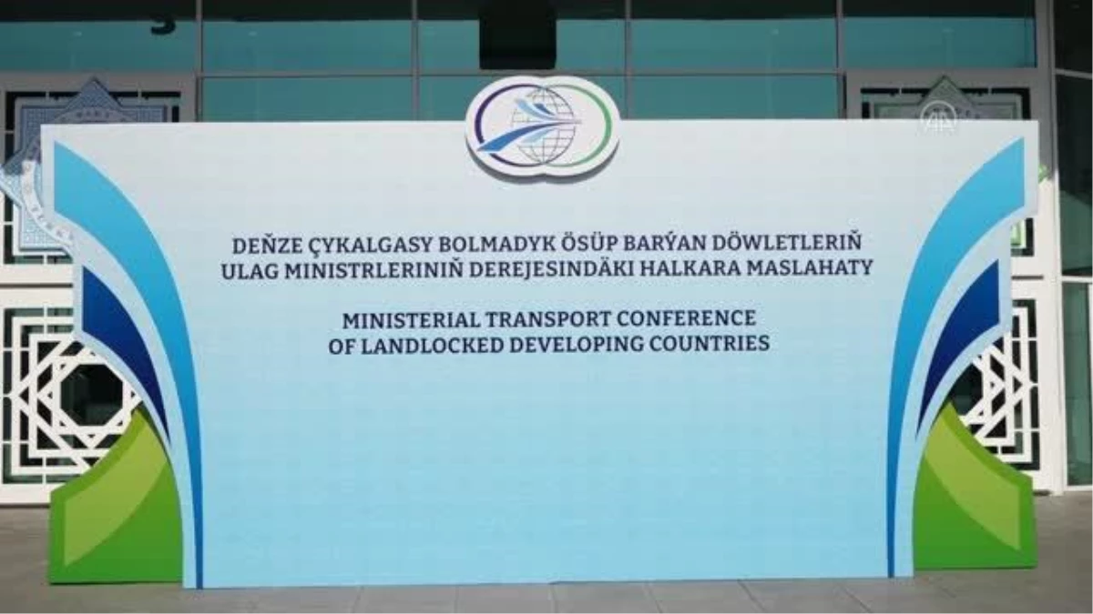 Türkmenistan\'ın Avaza bölgesinde ulaşım fuarı düzenlendi