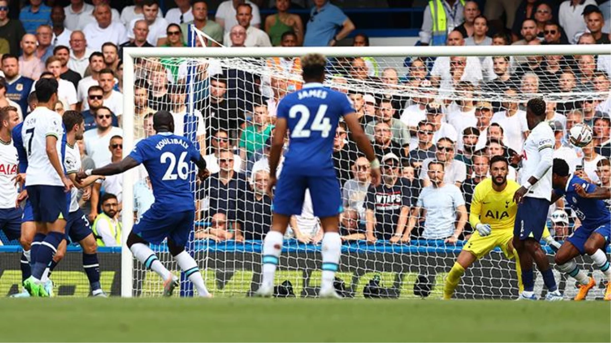 Tansiyonun tavan yaptığı Londra derbisinde, Chelsea ile Tottenham yenişemedi! Maça Conte ile Tuchel\'in tartışması damga vurdu