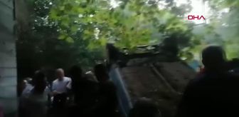 ERDEK'TE OTOMOBİL ŞARAMPOLE DEVRİLDİ: 5 YARALI