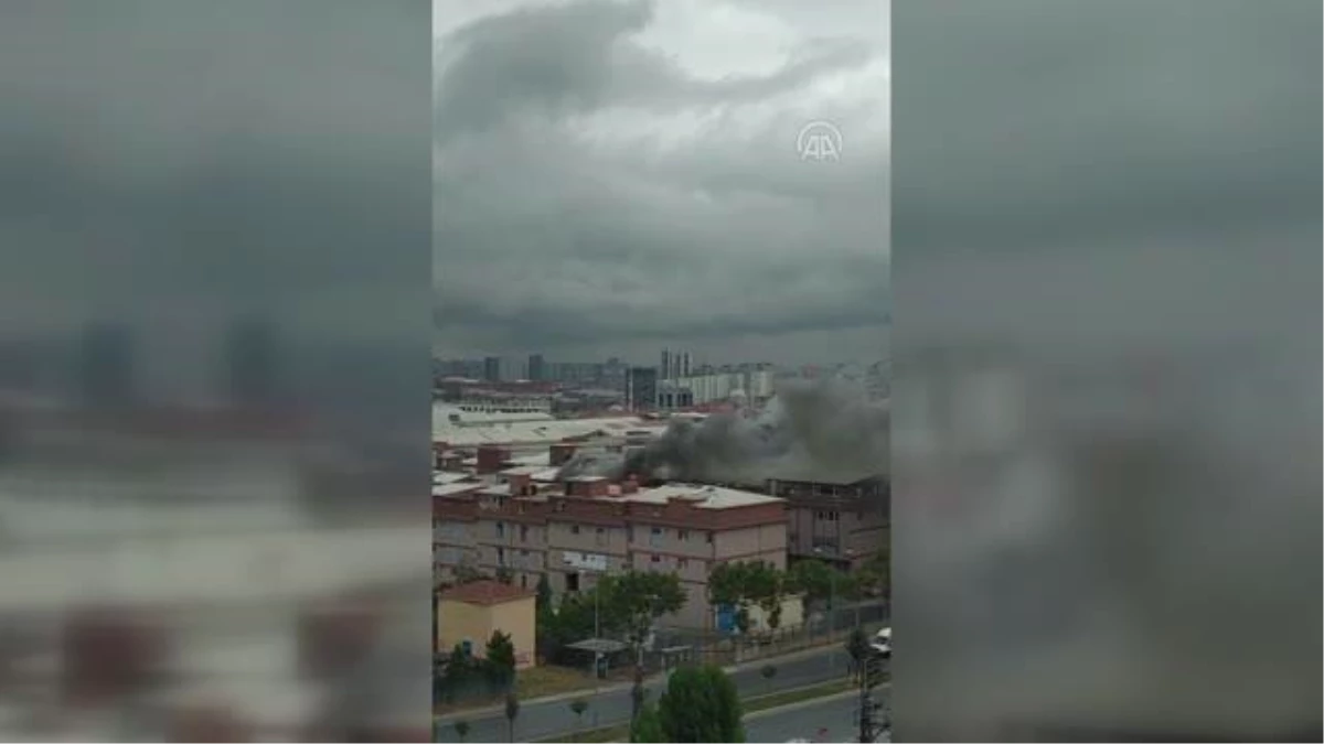 Başakşehir\'deki Çorapçılar Sanayi Sitesi\'nde çıkan yangın hasara yol açtı