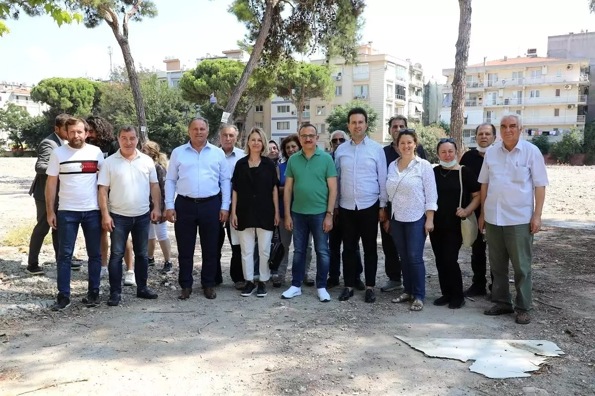 Başkan Sürekli, Karşıyakalı gençlere iki müjde verdi