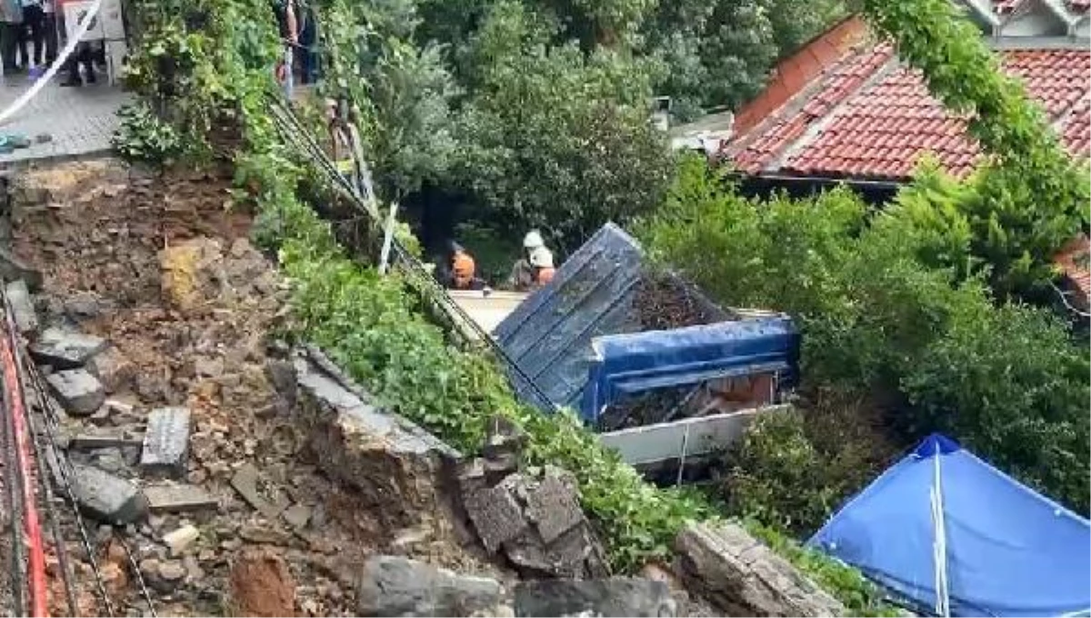 İstanbul Beykoz\'da çöken istinat duvarının altında 1 kişi kaldı