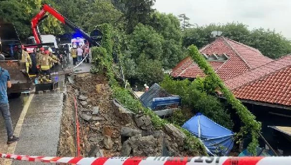 İstanbul Beykoz'da istinat duvarı çöktü: 1 kişi göçük altında