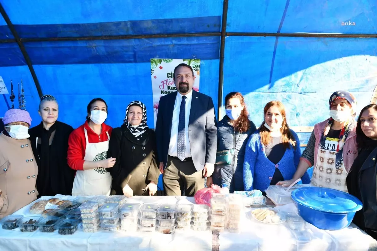 İzmir haberi... Çiğli\'nin Emektar Kadınlarından Üniversite Öğrencilerine Burs Desteği