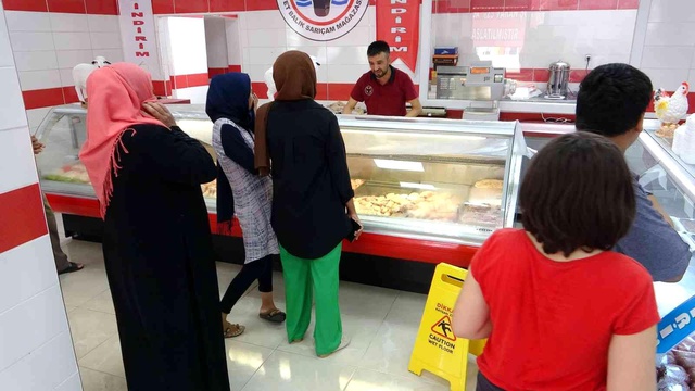 Cumhurbaşkanının çağrısı üzerine ette yüzde 25 indirim yaptı Cumhurbaşkanının çağrısı üzerine ette yüzde 25 indirim yaptı