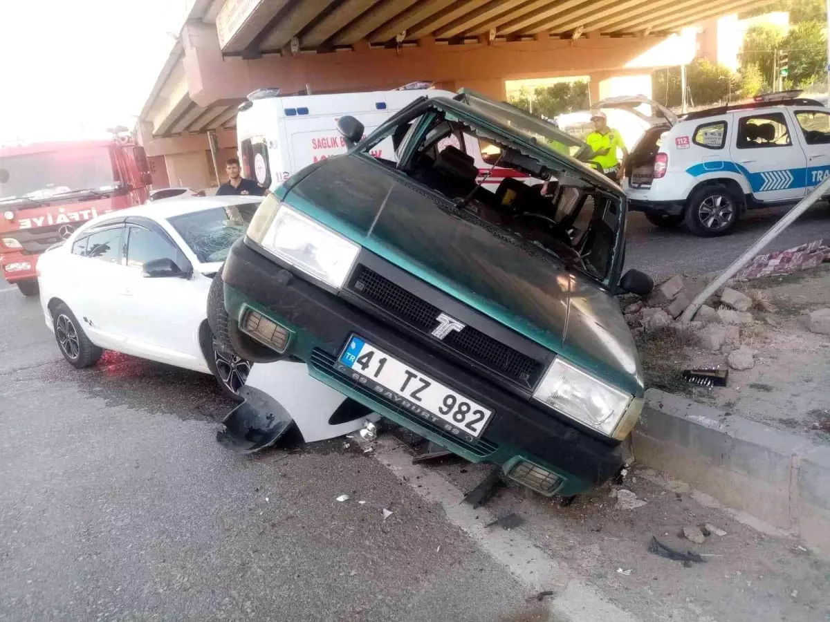 Demirözü kavşağında trafik kazası: 1 yaralı