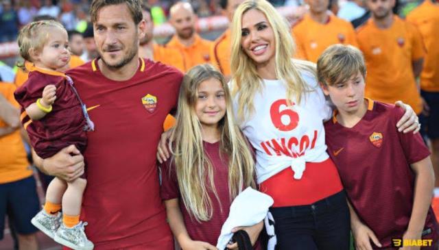 Efsane futbolcu Totti'nin 20 yıllık evliliğinin bitmesinde ihanet iddiası! Aldatıldığı kişi çok yakınında çıktı