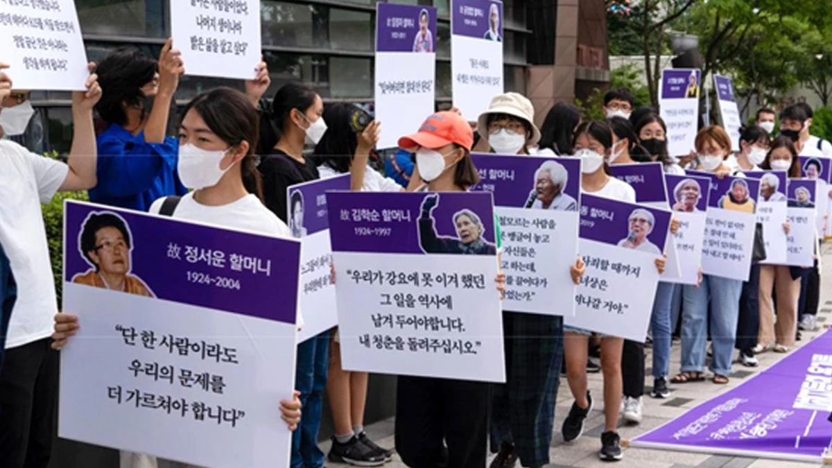 Güney Kore\'de Rahatlatıcı Kadınlar İçin Anma Töreni Yapıldı