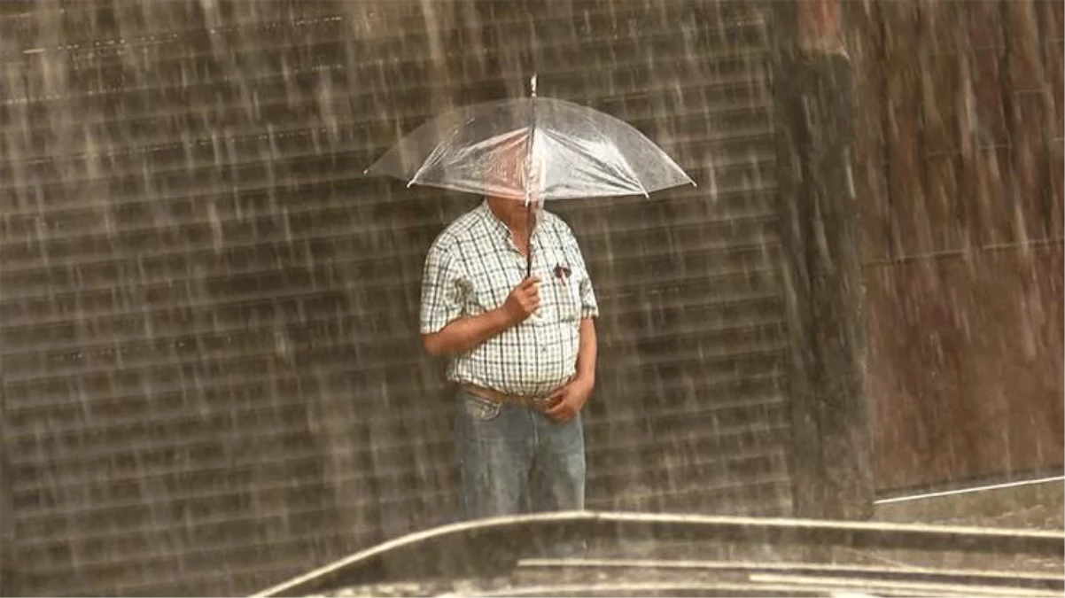 Meteoroloji sarı kodla uyarmıştı! İstanbul\'da yağmur başladı