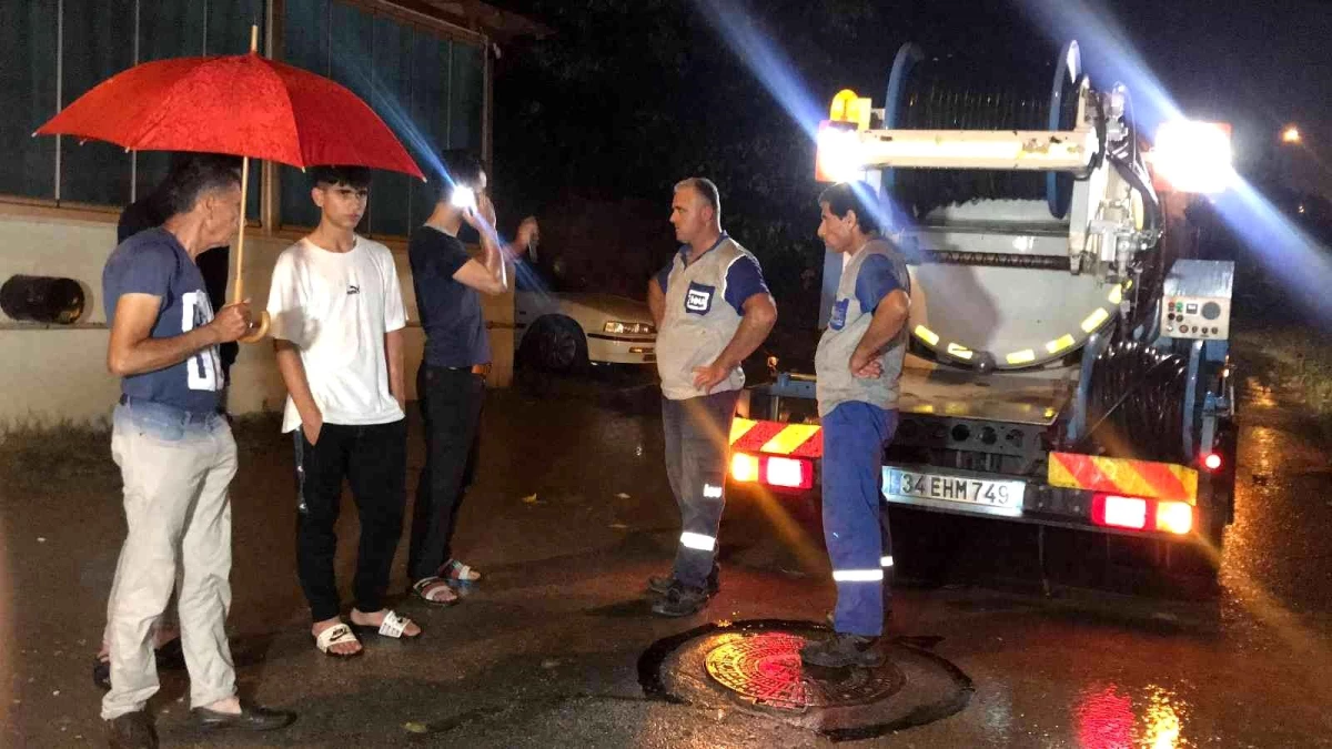 Kötü koku ekipleri harekete geçirdi, kanalizasyonda tıkanma olduğu ortaya çıktı