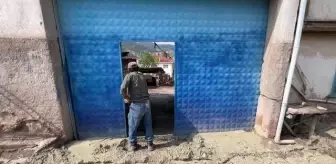 Kütahya'da sağanak bir köyde sele neden oldu