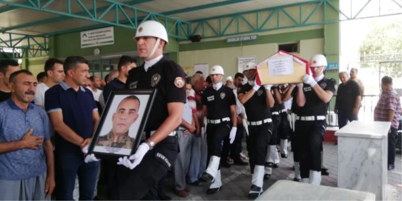 Mersin\'de merdivenden düşüp başını beton zemine çarpan Özel Harekat Polisi feci şekilde hayatını kaybetti