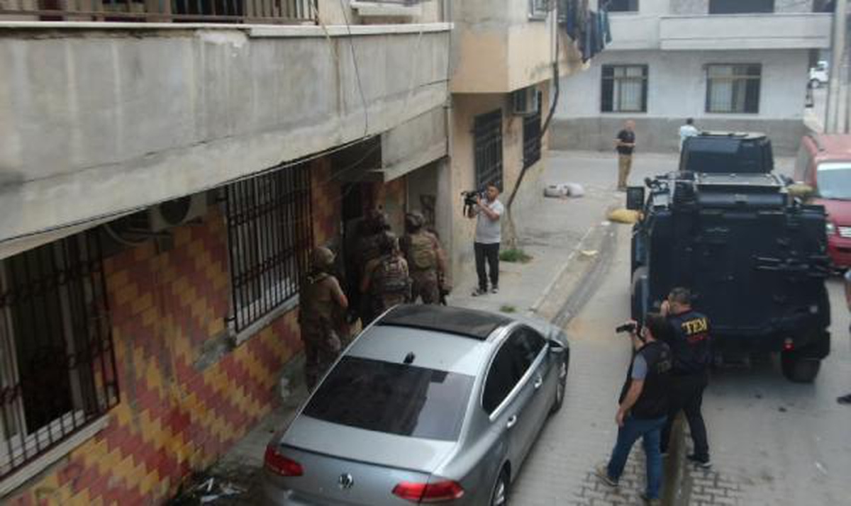 Mersin\'de PKK operasyonu: 8 gözaltı