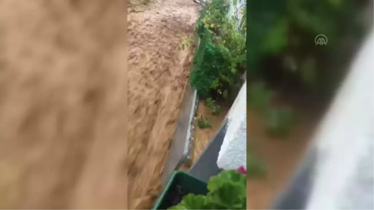 Sağanak, İstanbul'da bazı ev ve araçlarda hasara neden oldu