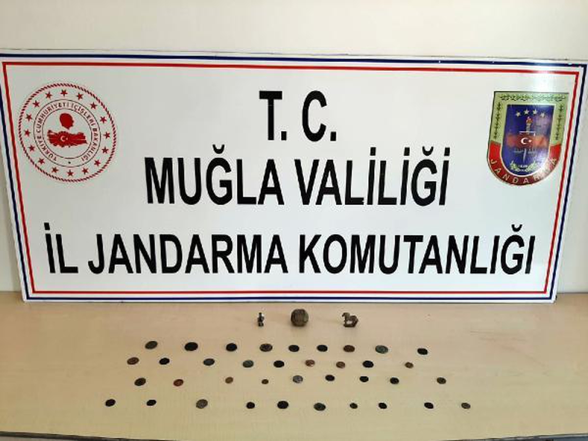 Şehir dışından getirdiği tarihi eserleri satmak isterken yakalandı
