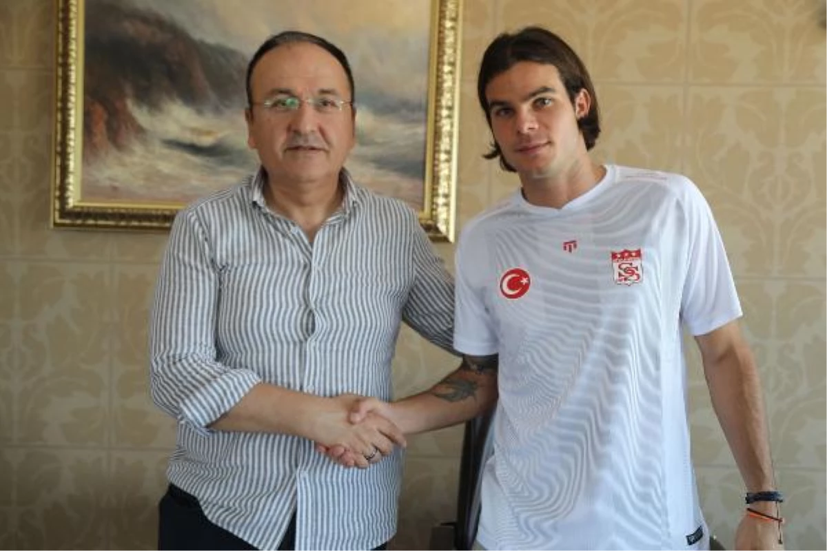 Sivasspor, Charilaos Charisis ile sözleşme imzaladı