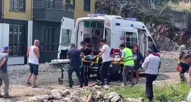 Yolcu treni raylarda yürüyen kıza çarptı Yolcu treni raylarda yürüyen kıza çarptı