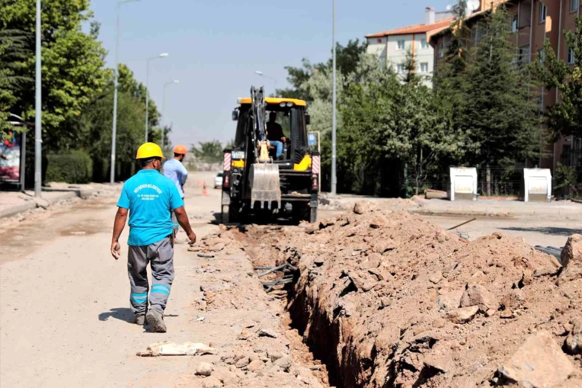 2000 Evler TOKİ\'de İçme Suyu Hattı Yenileniyor