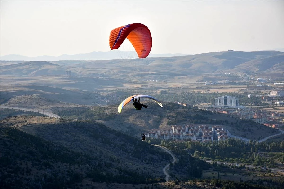 Afyonkarahisar\'da ilk kez yamaç paraşütü festivali düzenlenecek