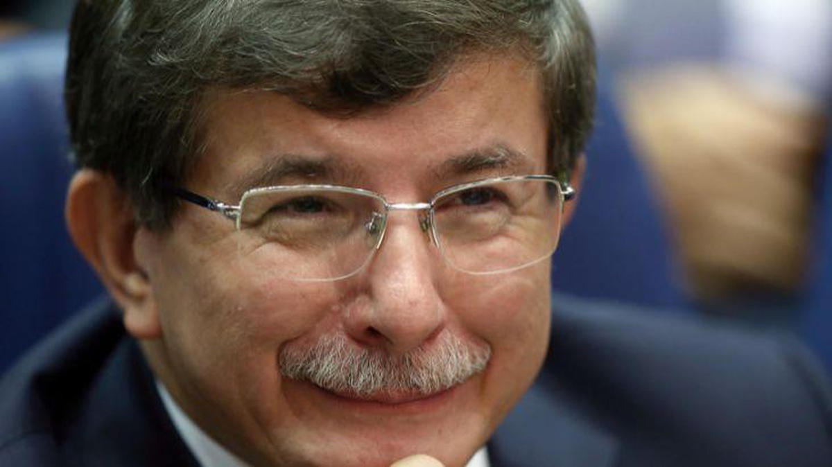 Ahmet Davutoğlu: Alevilerin arkasındayız