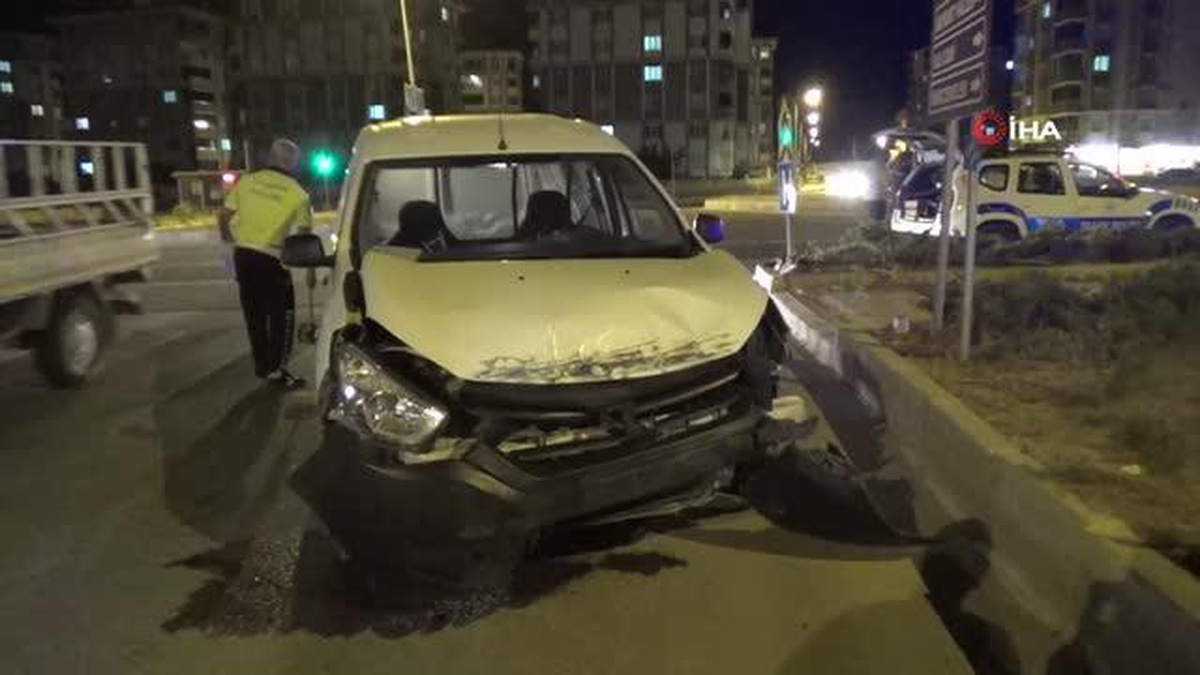 Ambulansla otomobil çarpıştı: 1 yaralı