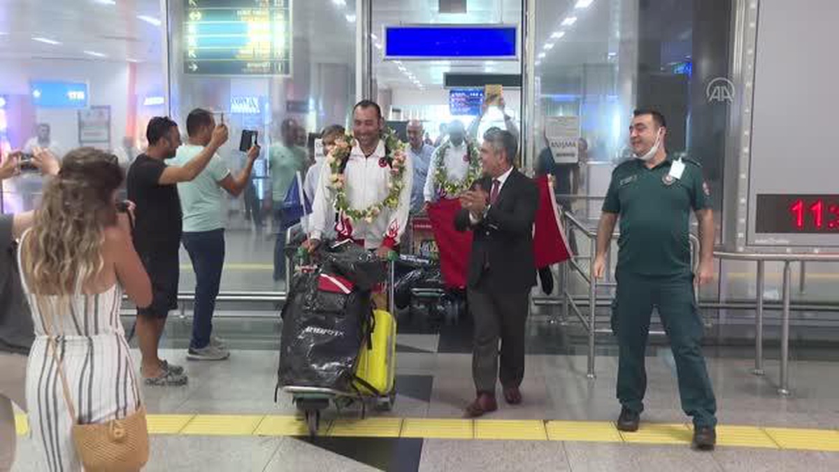 Avrupa ikincisi olan Zıpkınla Balık Avı Milli Takımı, yurda döndü