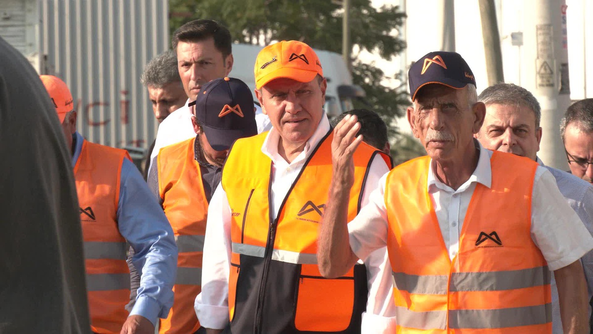 Başkan Seçer, Akdeniz İlçesindeki Çalışmaları Yerinde İnceledi