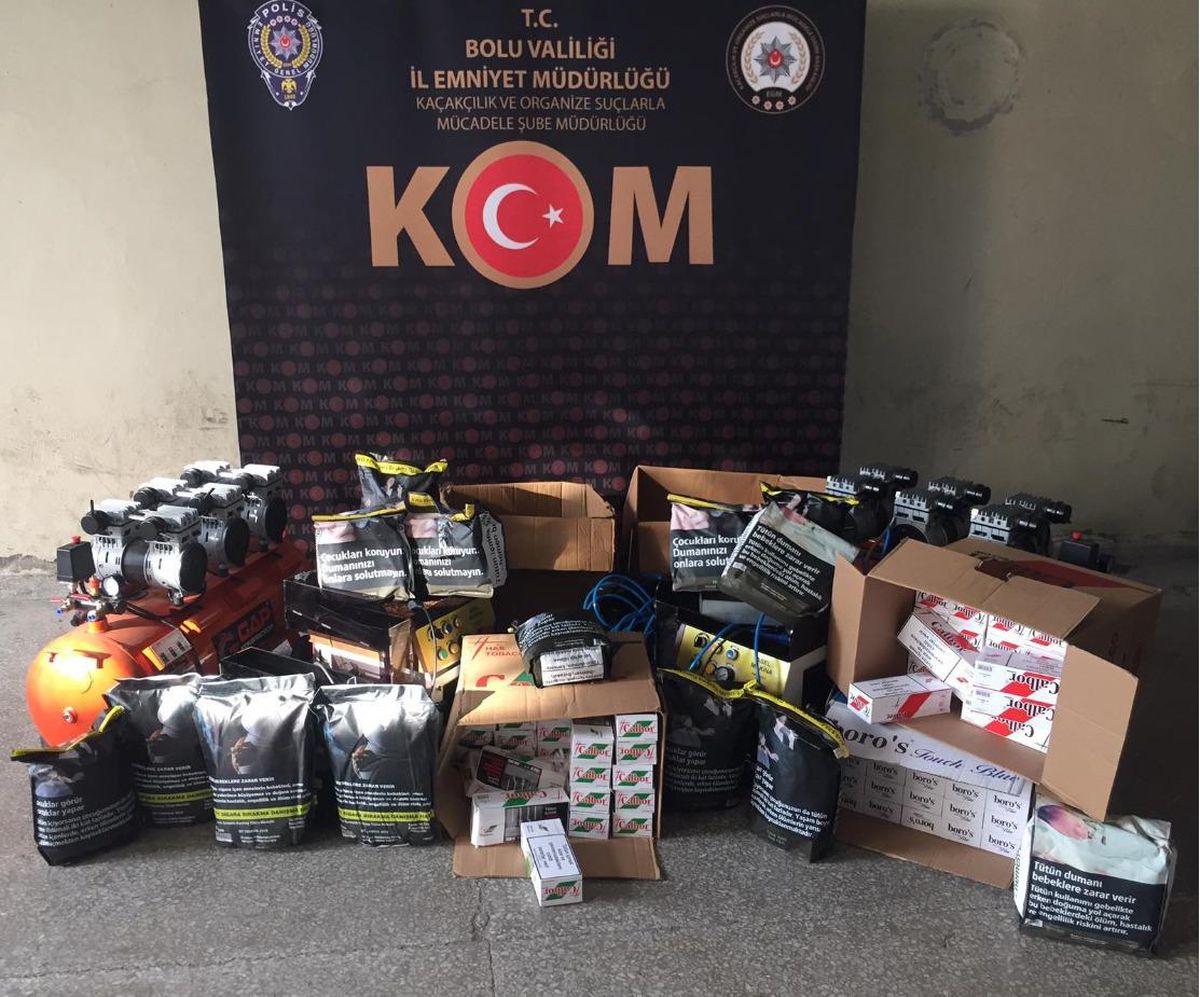 Evi kaçak sigara imalathanesine çevirmişler