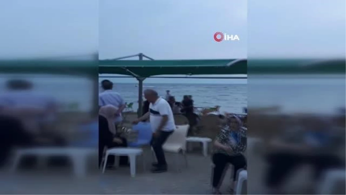 Bursa\'da deniz kenarında sandalyeli kavga kameralarda